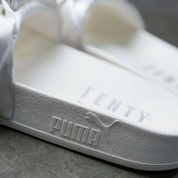 PUMA X FENTY BY RIHANNA WOMEN BOW SLIDES (WHITE / - Picture 5 of 5
